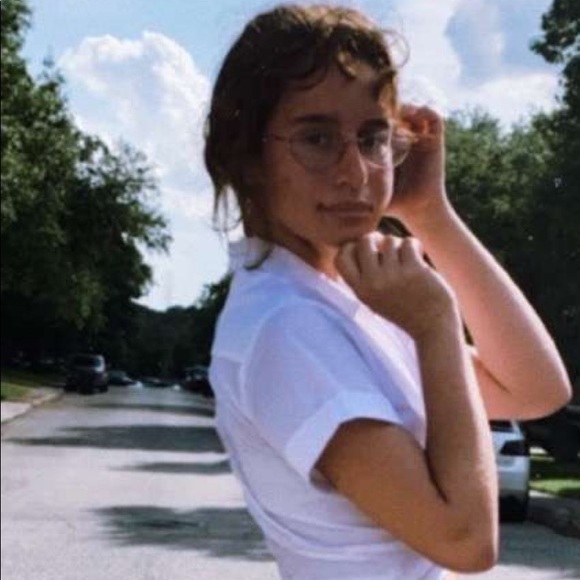 Meet your Posher, Maria - Picture 2 of 5